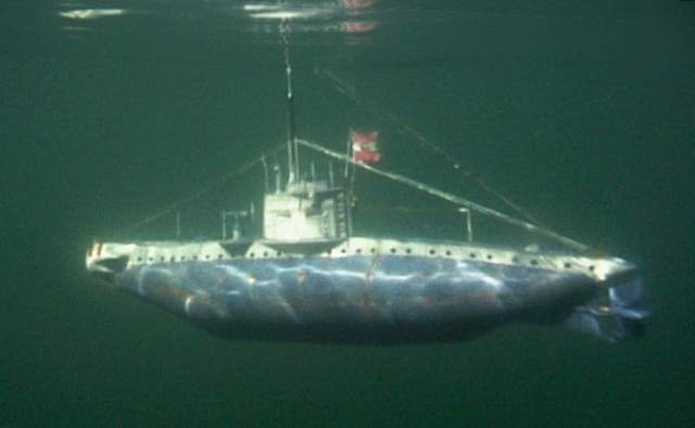 Datei:Getauchtes U-Boot.jpg